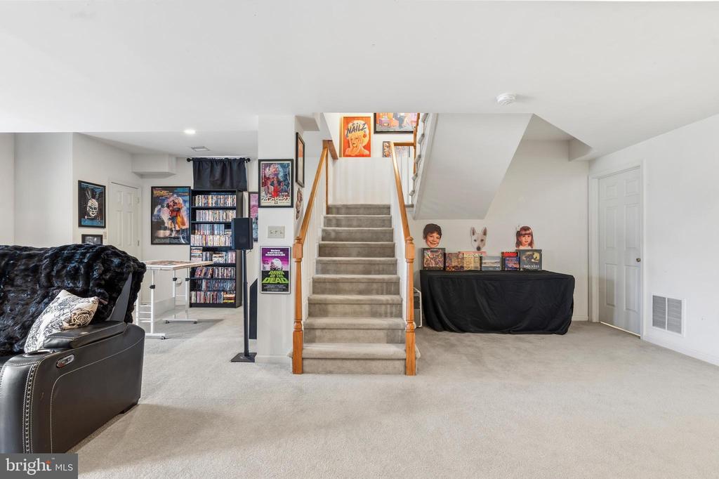 5261 DARTMOUTH DRIVE