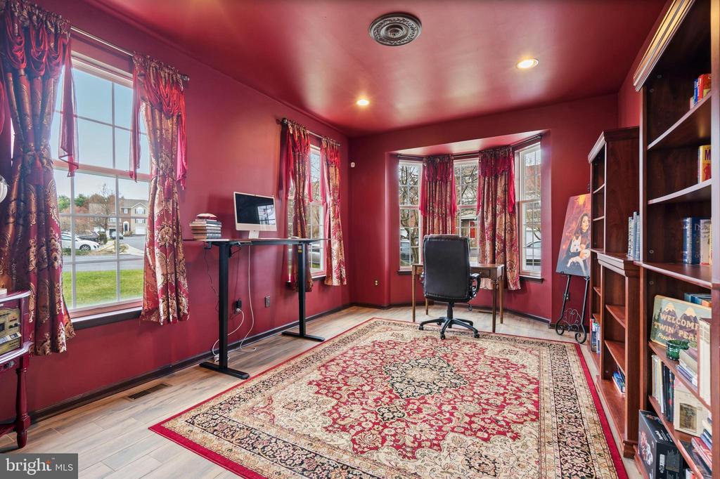 5261 DARTMOUTH DRIVE