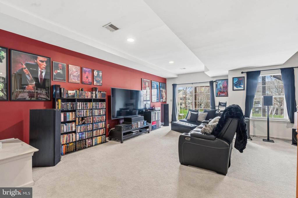 5261 DARTMOUTH DRIVE
