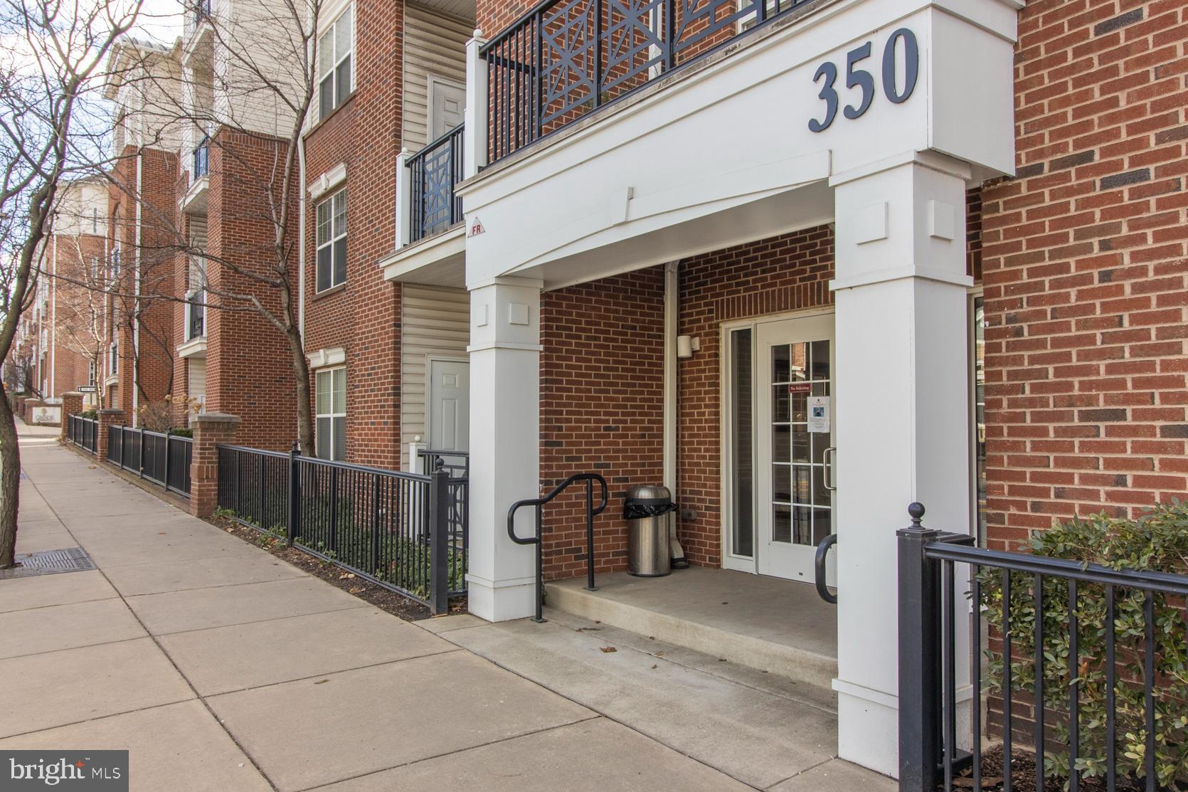 350 W Elm St #3318