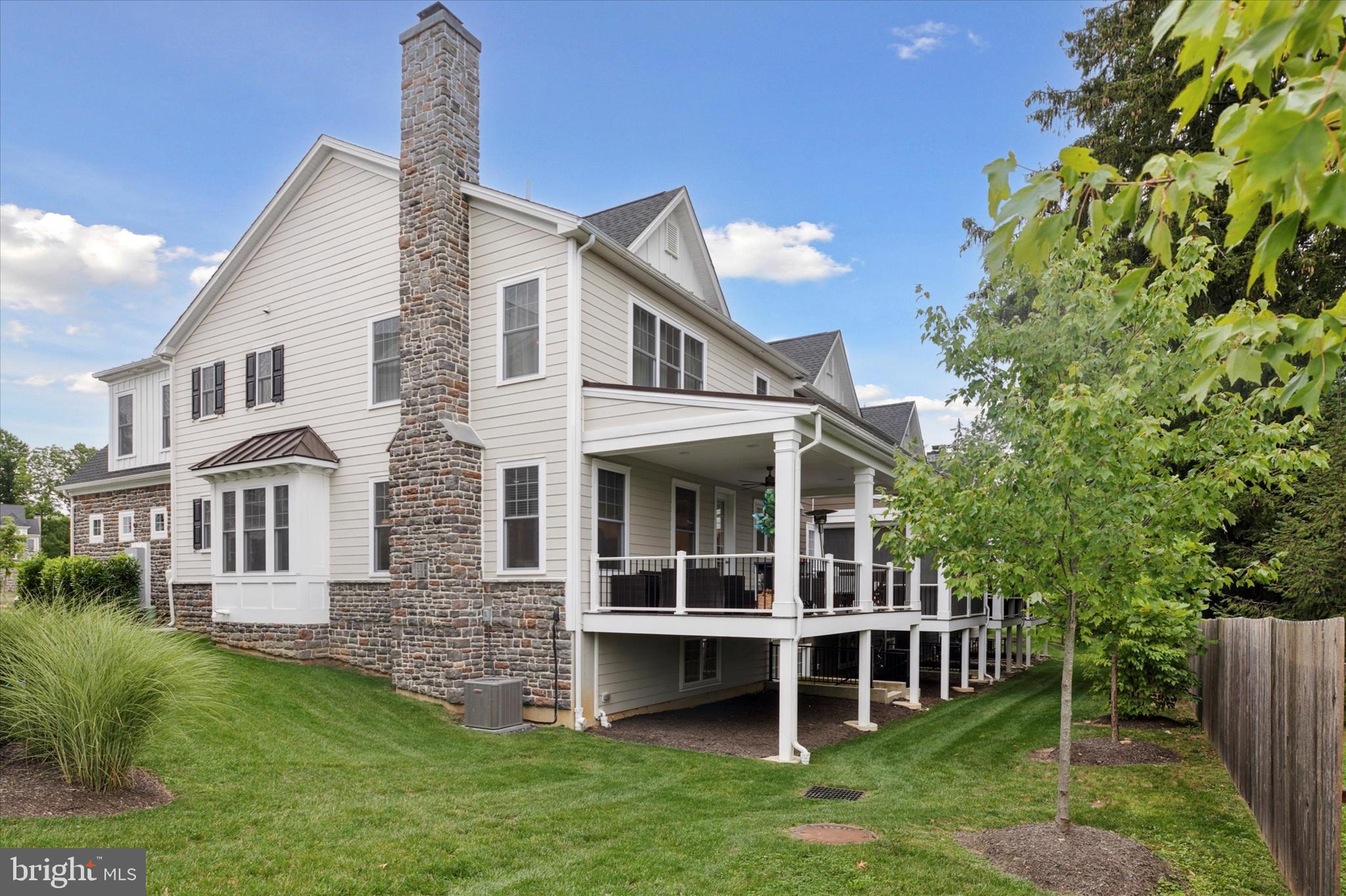19 White Field Ct