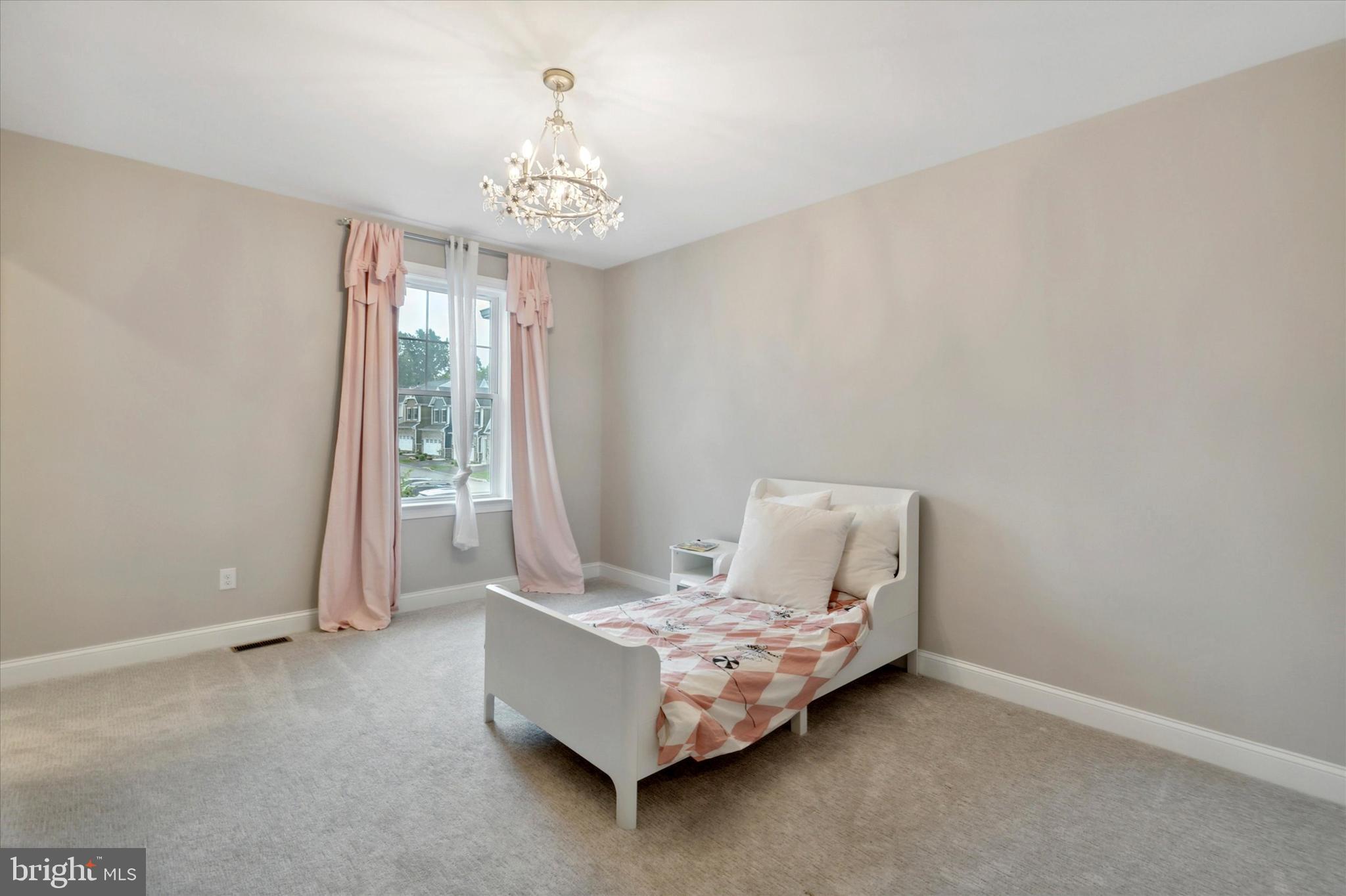 19 White Field Ct