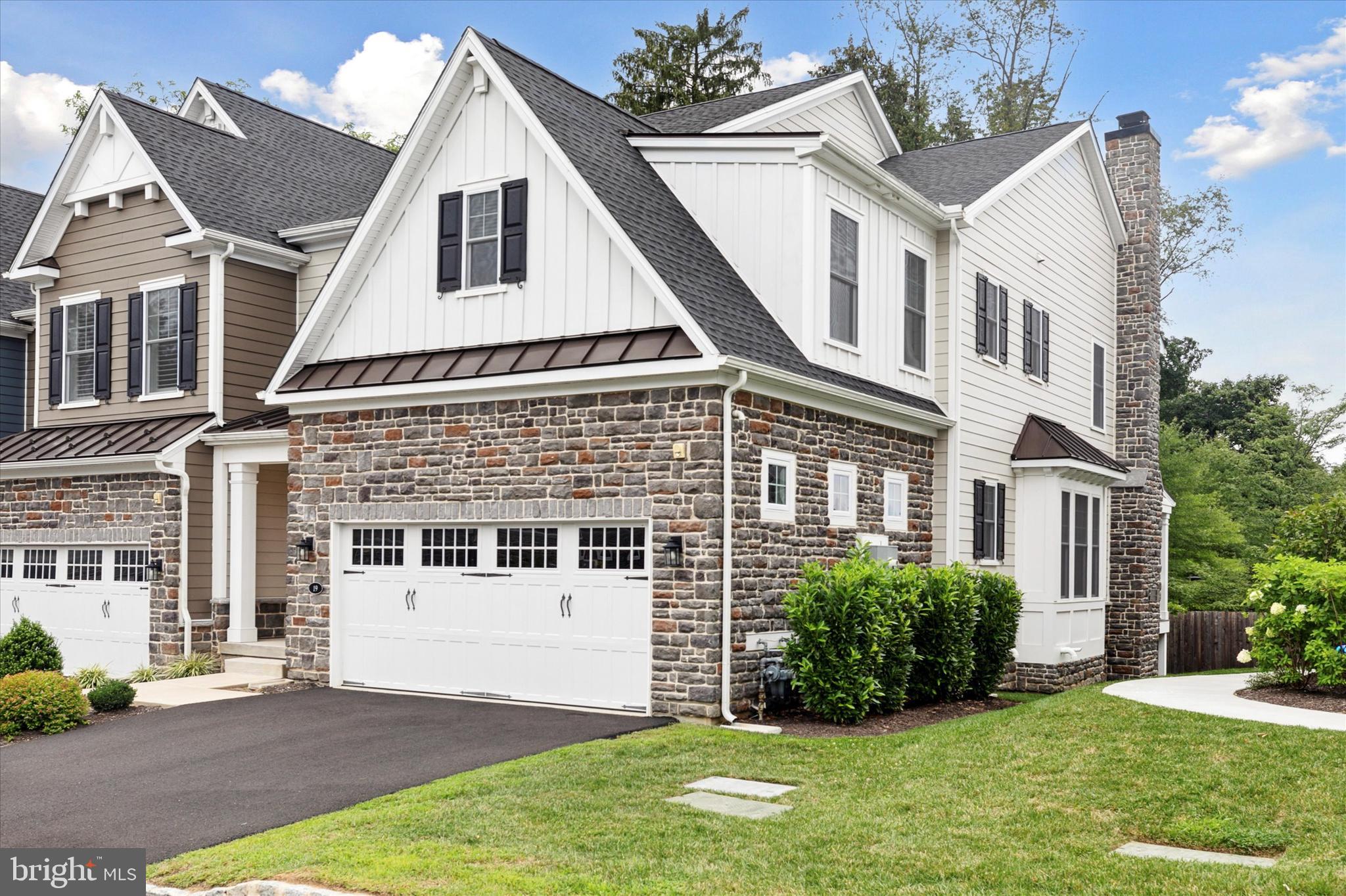 19 White Field Ct