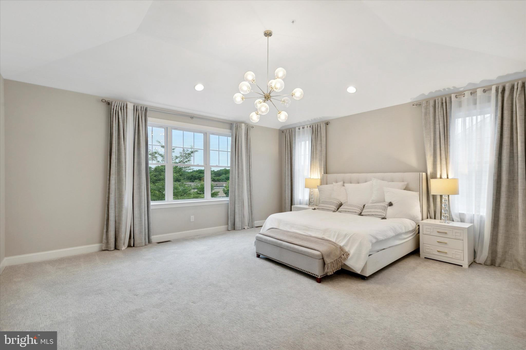 19 White Field Ct