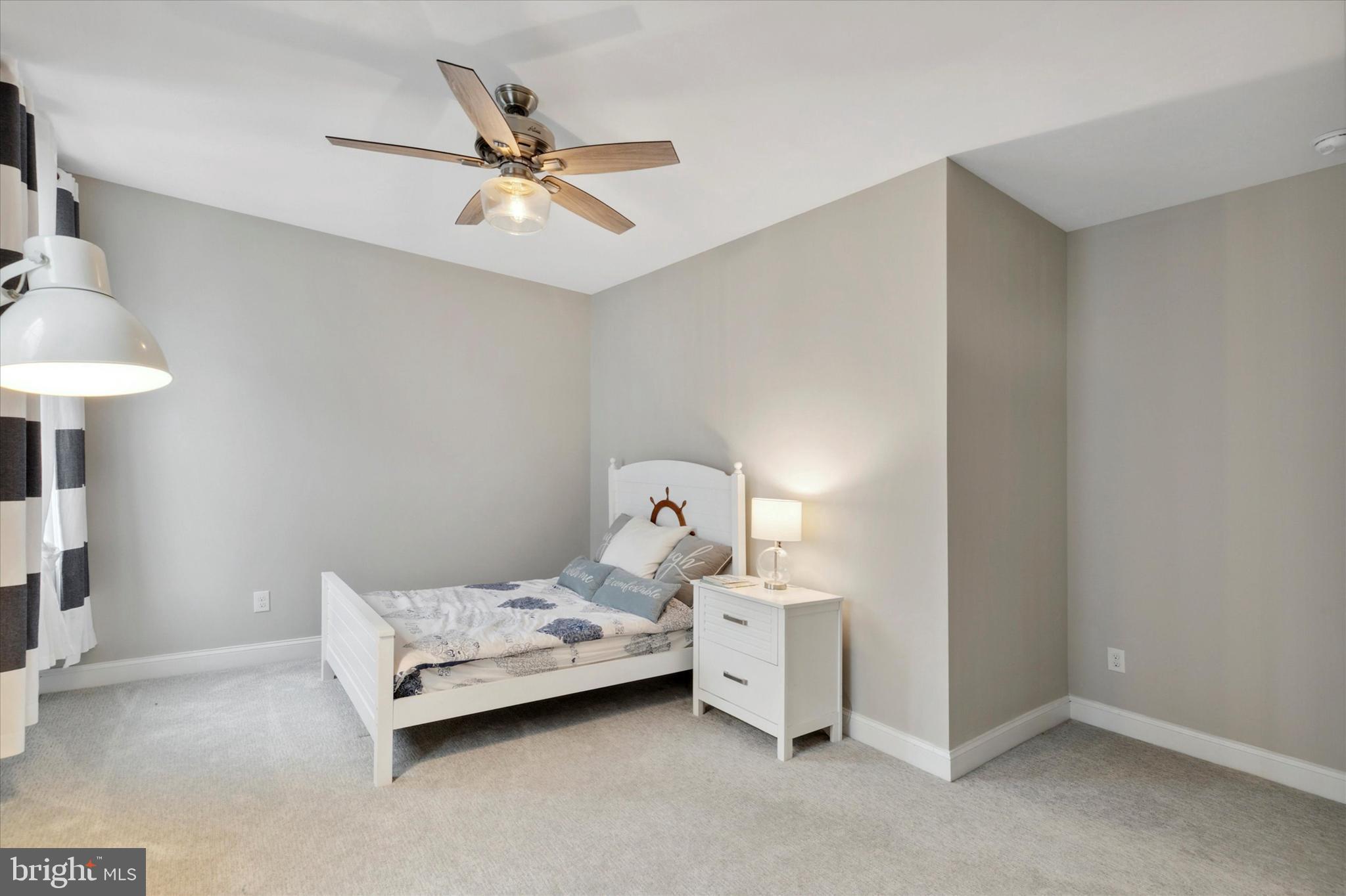 19 White Field Ct