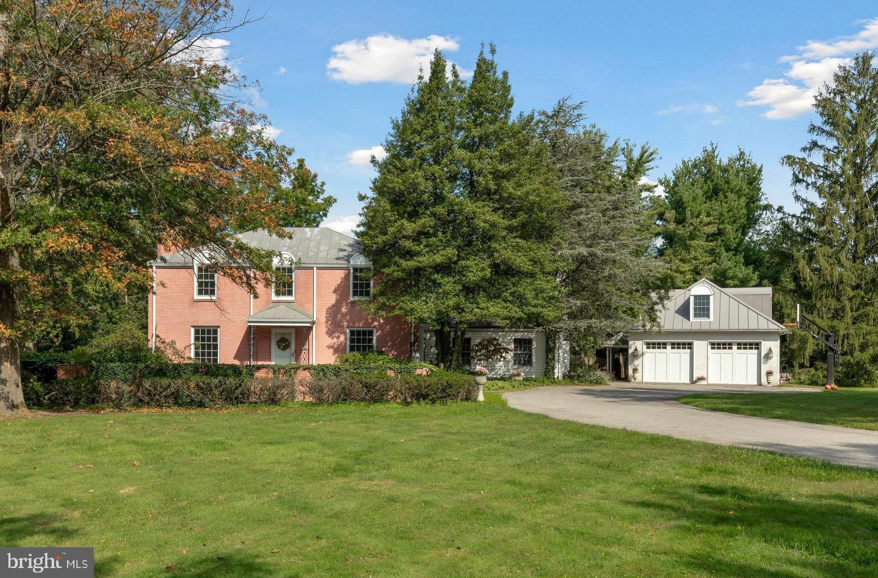 825 Symphony Ln
