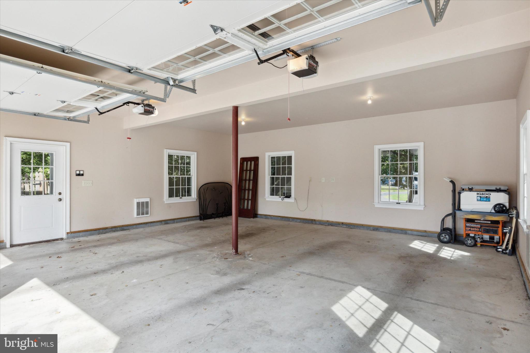 825 Symphony Ln