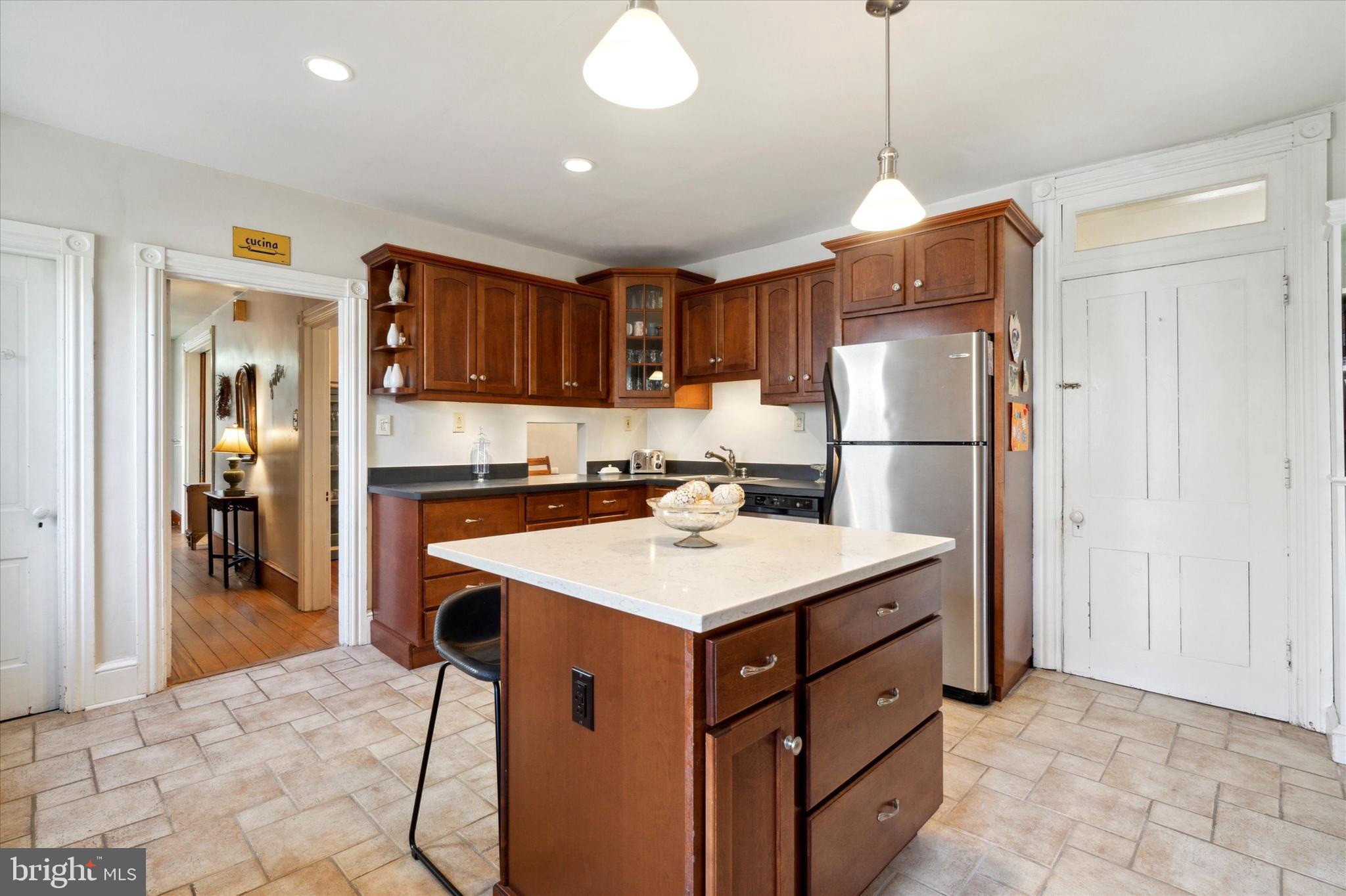 84 S Bethlehem Pike