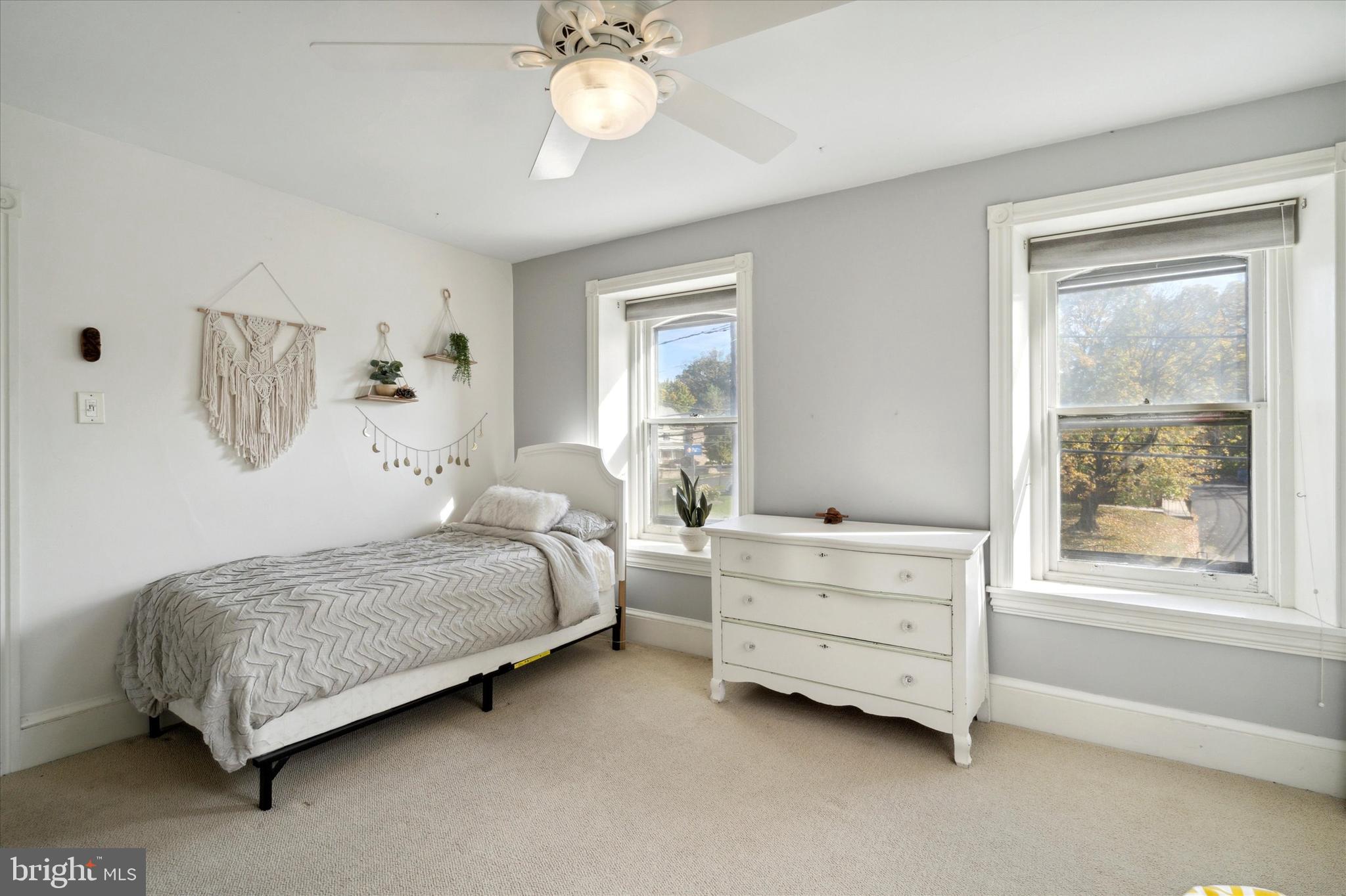 84 S Bethlehem Pike