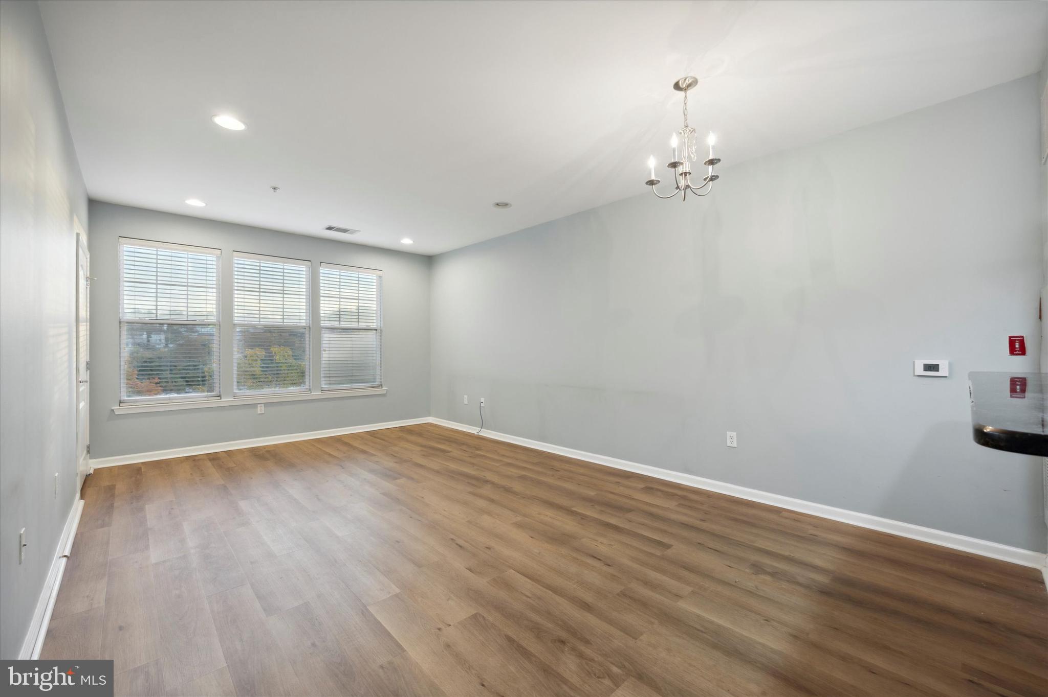 350 W Elm St #3318