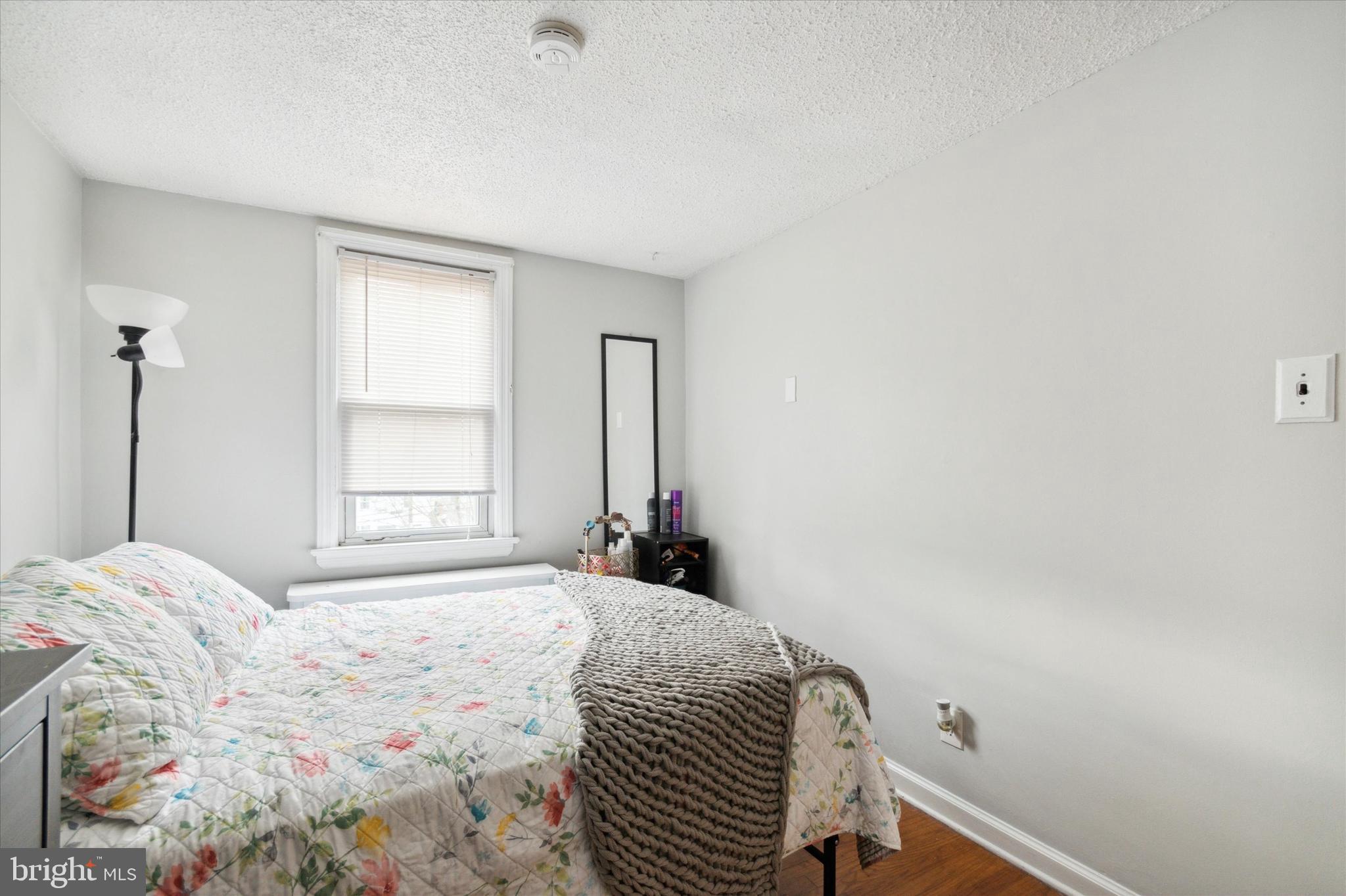 327 E 9th Ave