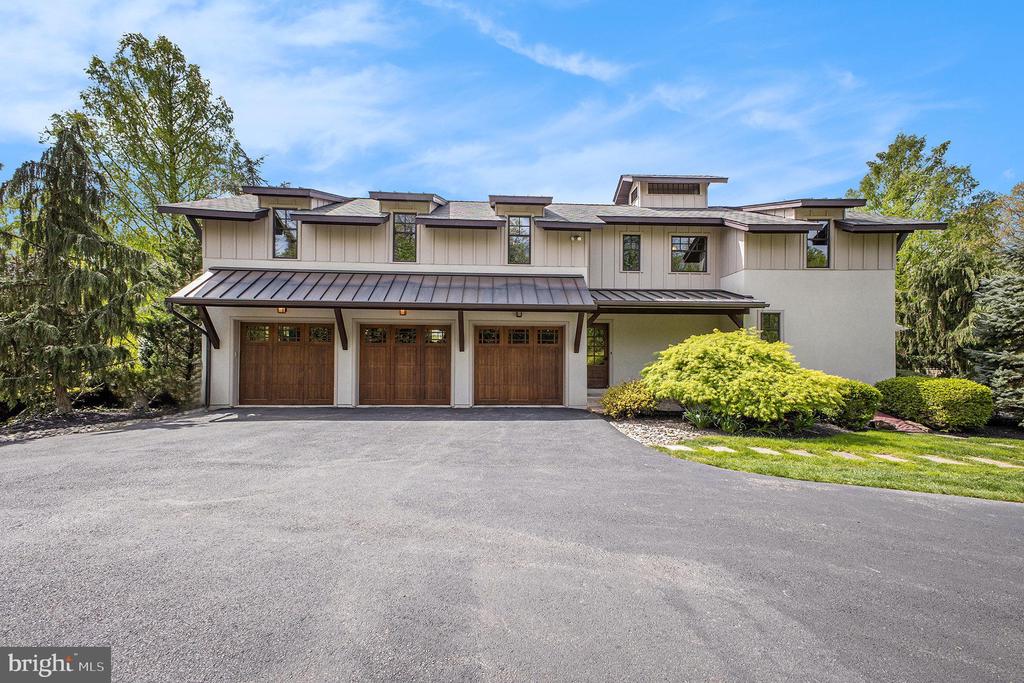 825 Lewis Ln