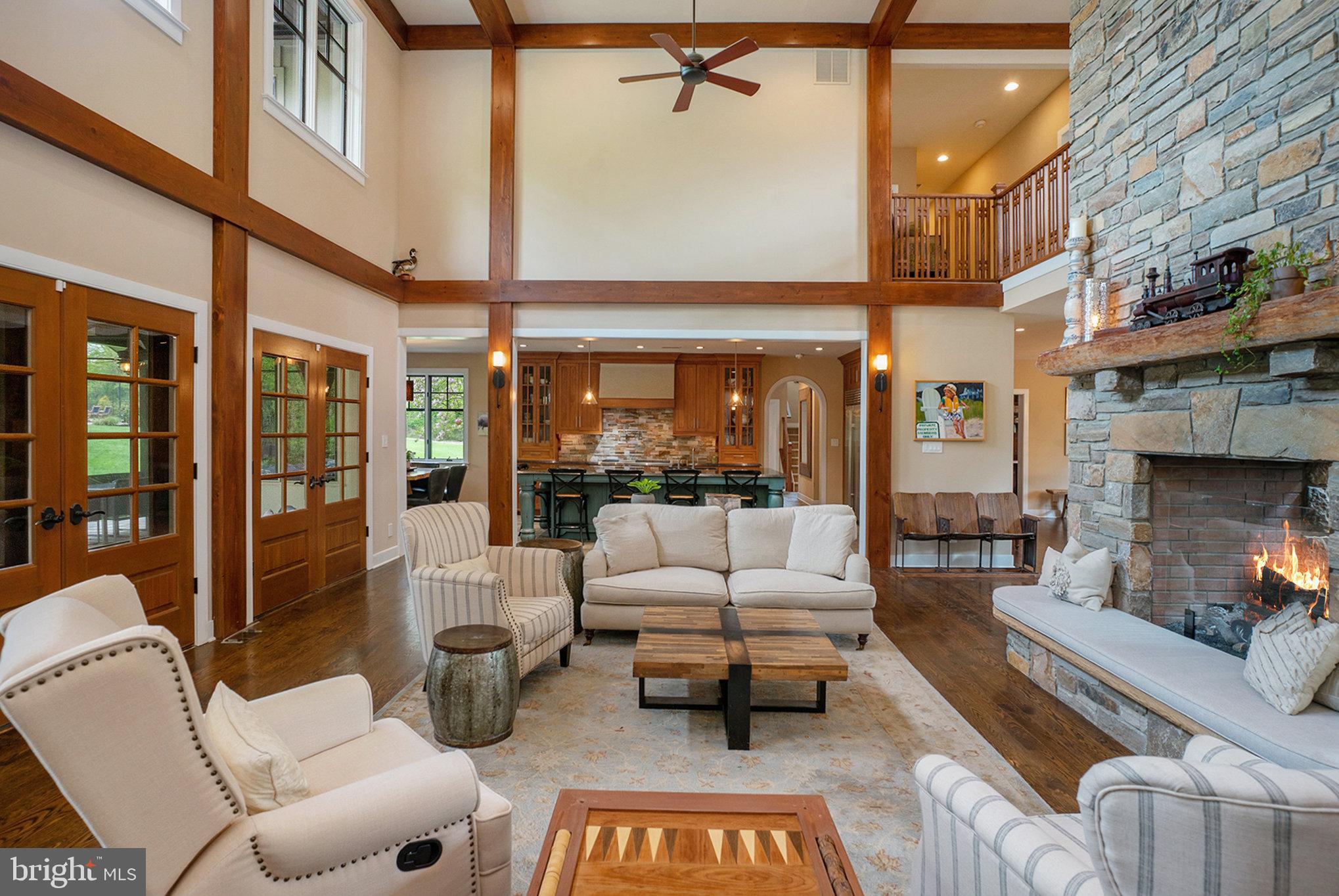 825 Lewis Ln