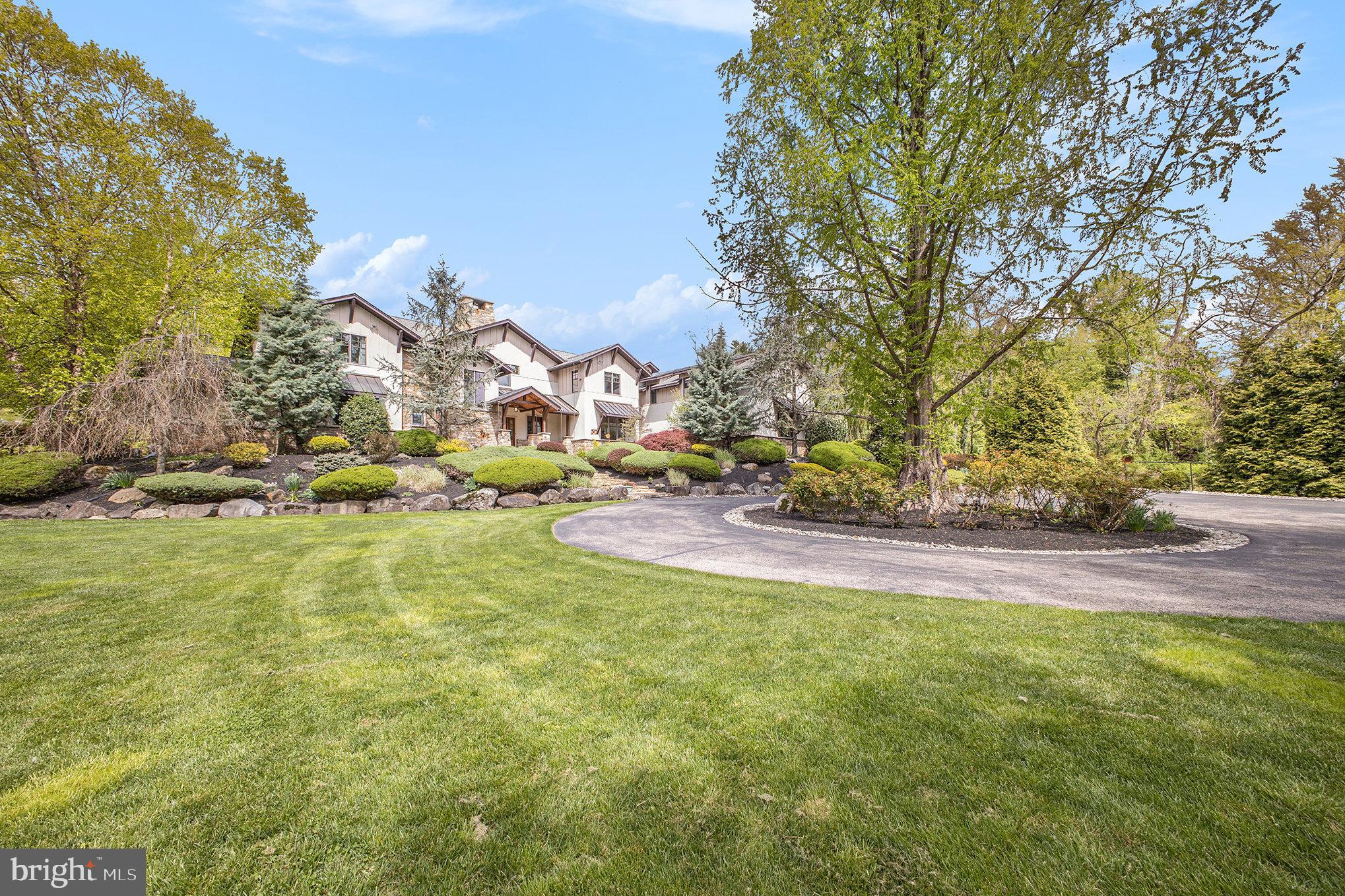 825 Lewis Ln