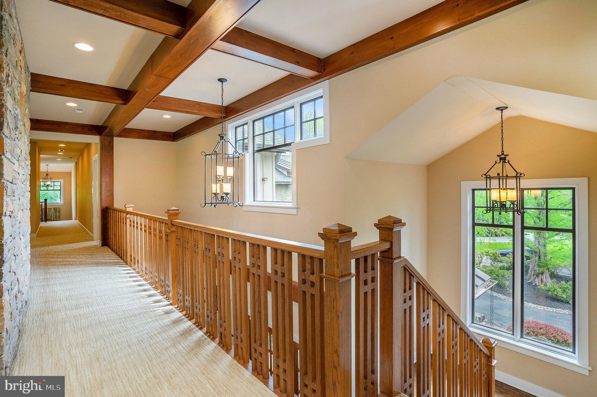 825 Lewis Ln