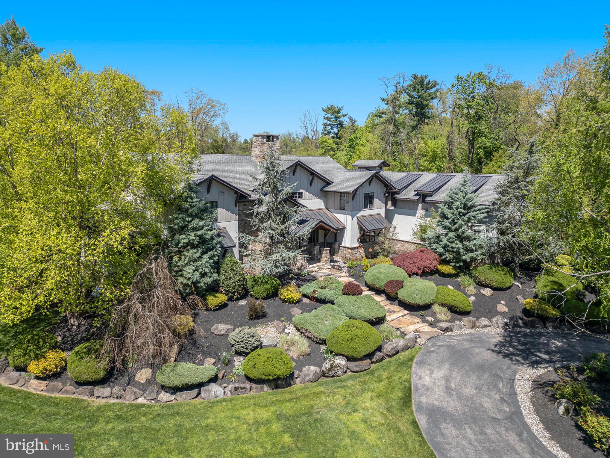 825 Lewis Ln