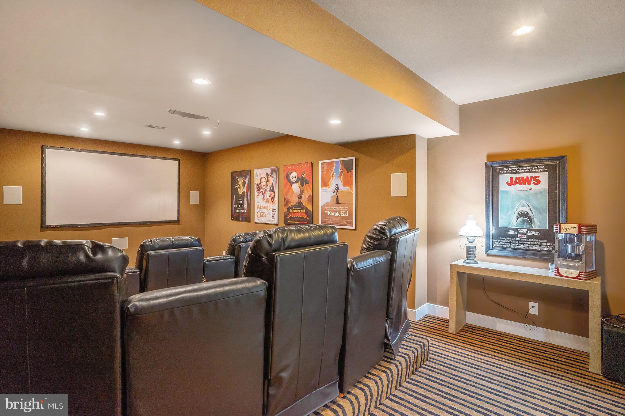 825 Lewis Ln