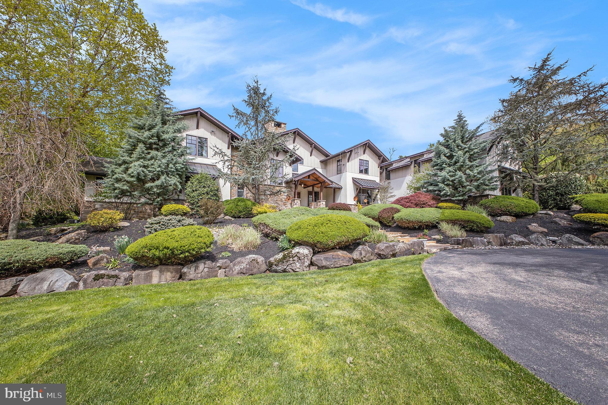 825 Lewis Ln