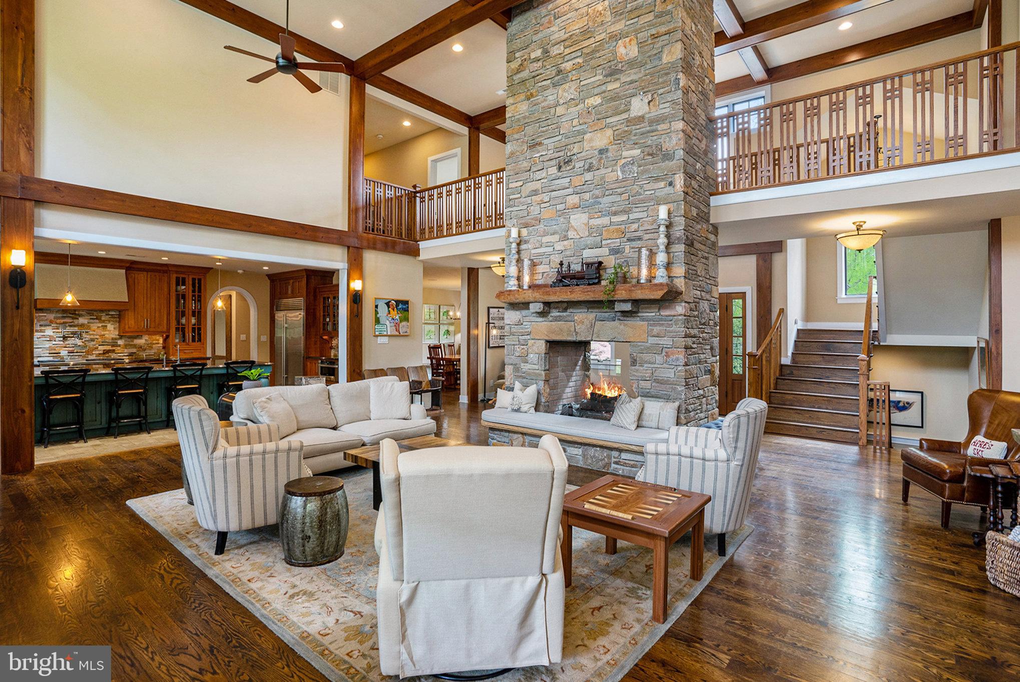 825 Lewis Ln