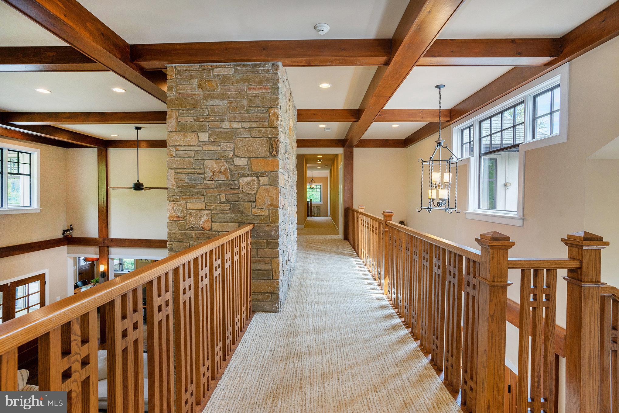 825 Lewis Ln