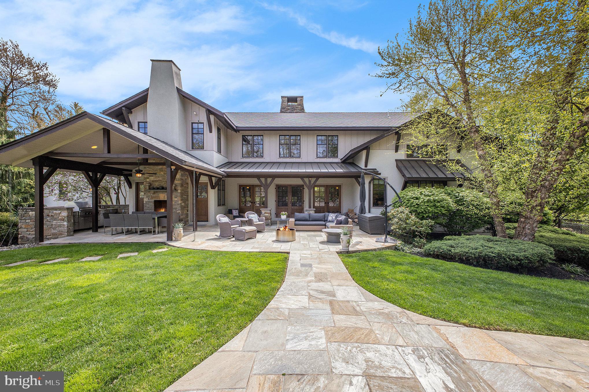 825 Lewis Ln