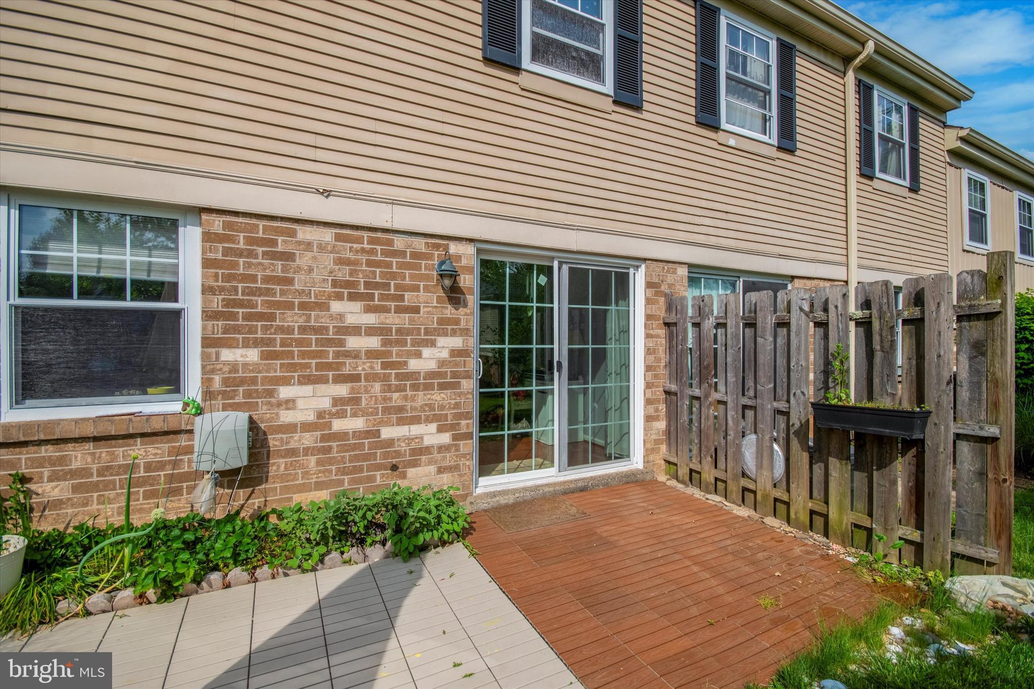 25 Yorktown Ct