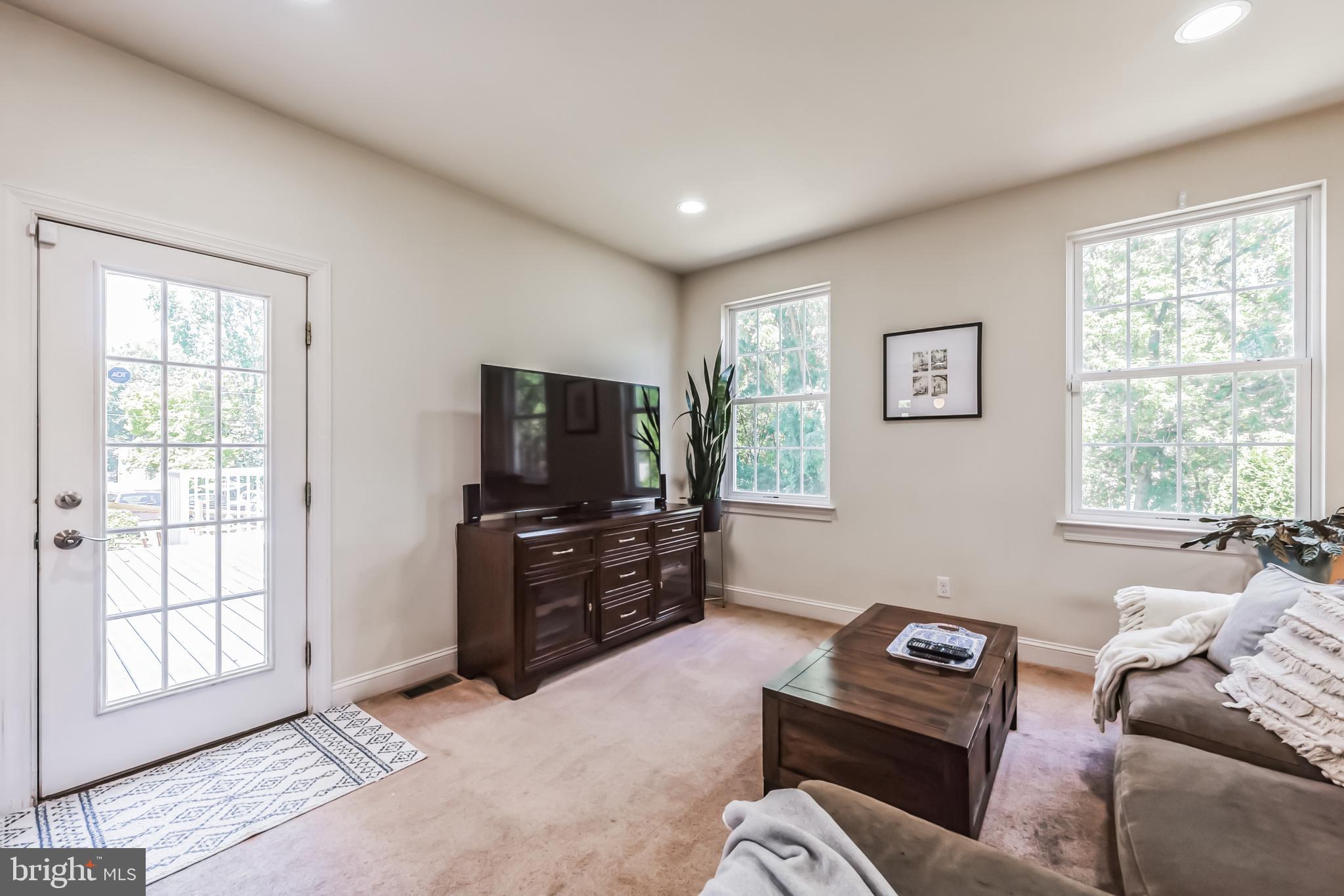 424 Stuart Ln