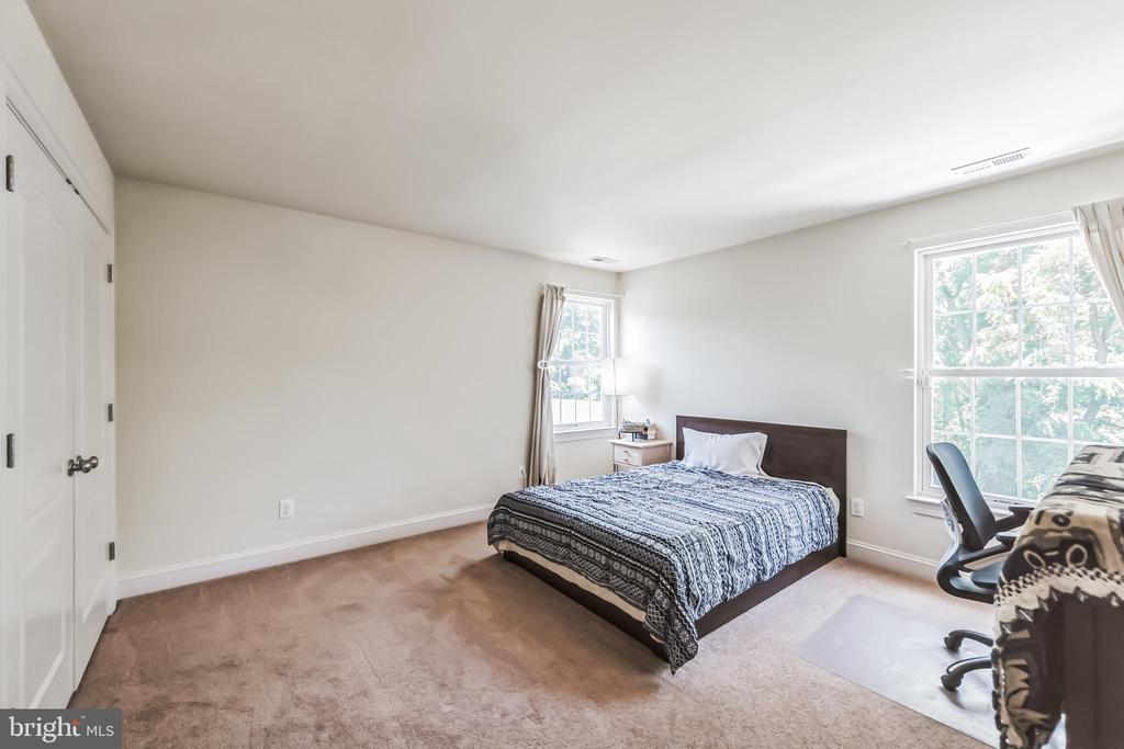 424 Stuart Ln