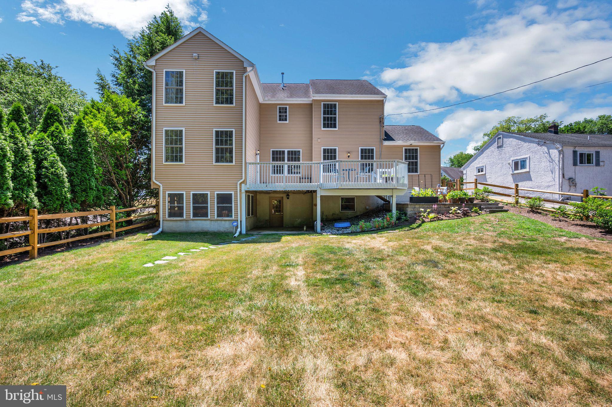 424 Stuart Ln