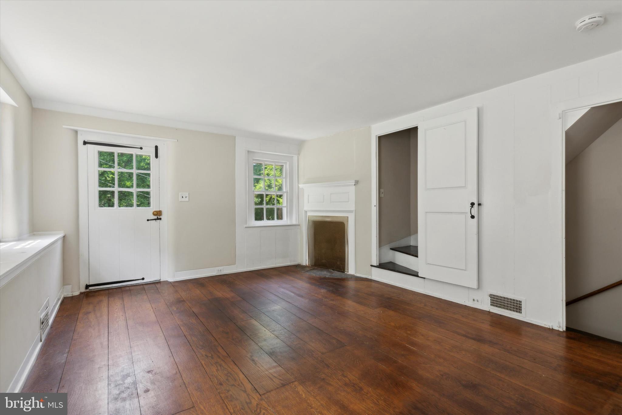1249 BRYN TYDDYN DR