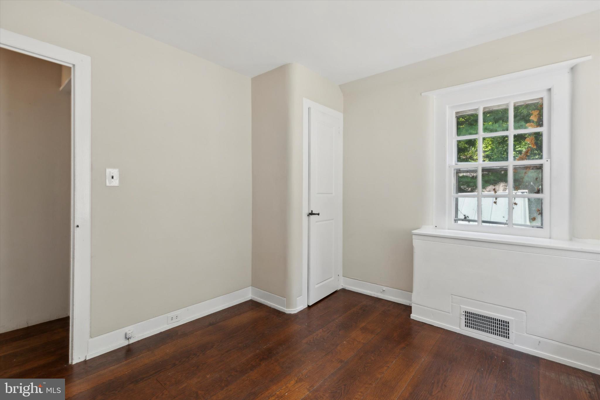 1249 BRYN TYDDYN DR