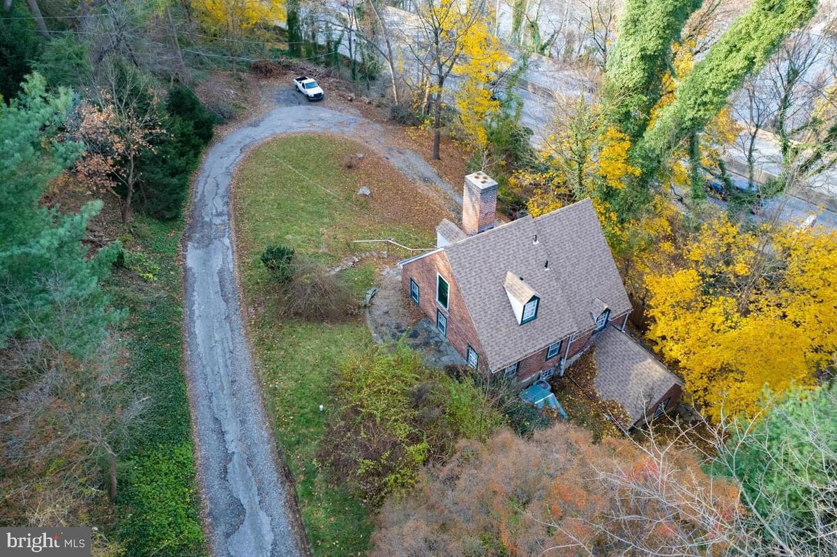 1249 BRYN TYDDYN DR