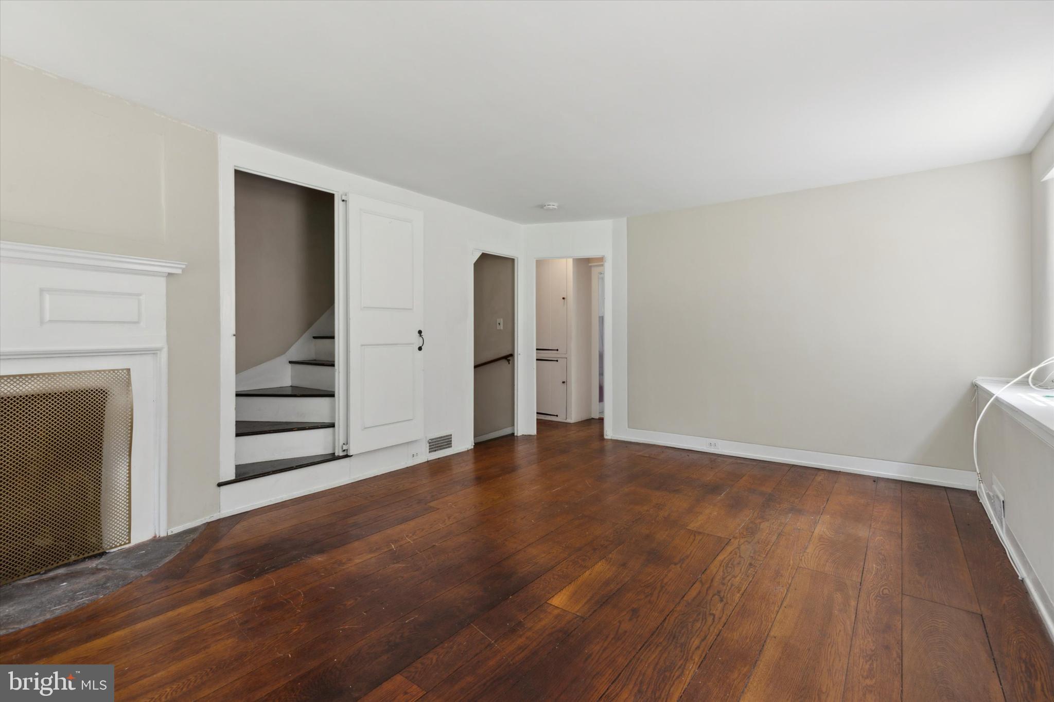 1249 BRYN TYDDYN DR