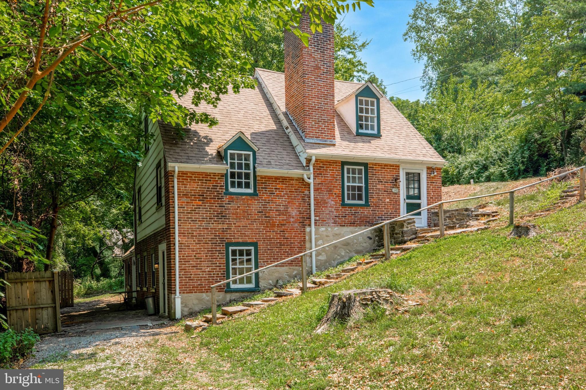 1249 BRYN TYDDYN DR