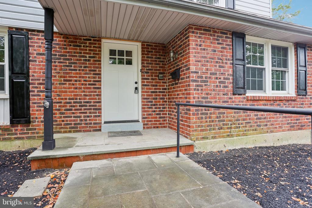 8326 Elliston