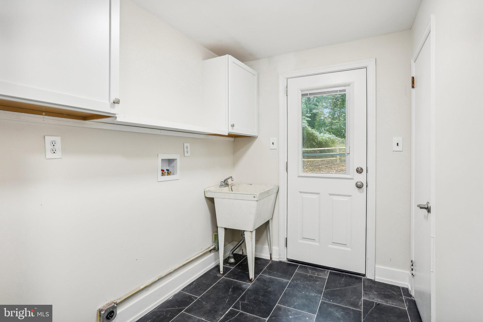 8326 Elliston