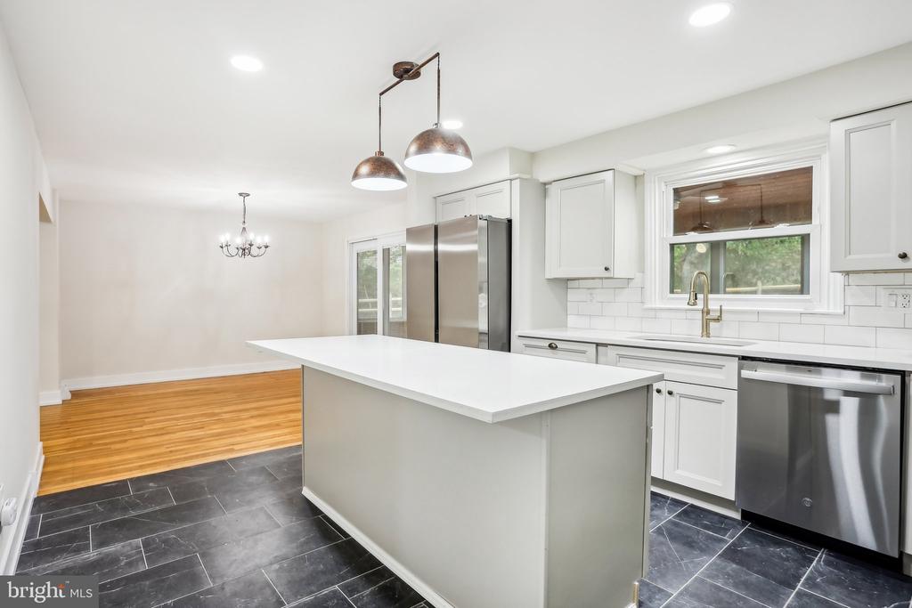 8326 Elliston