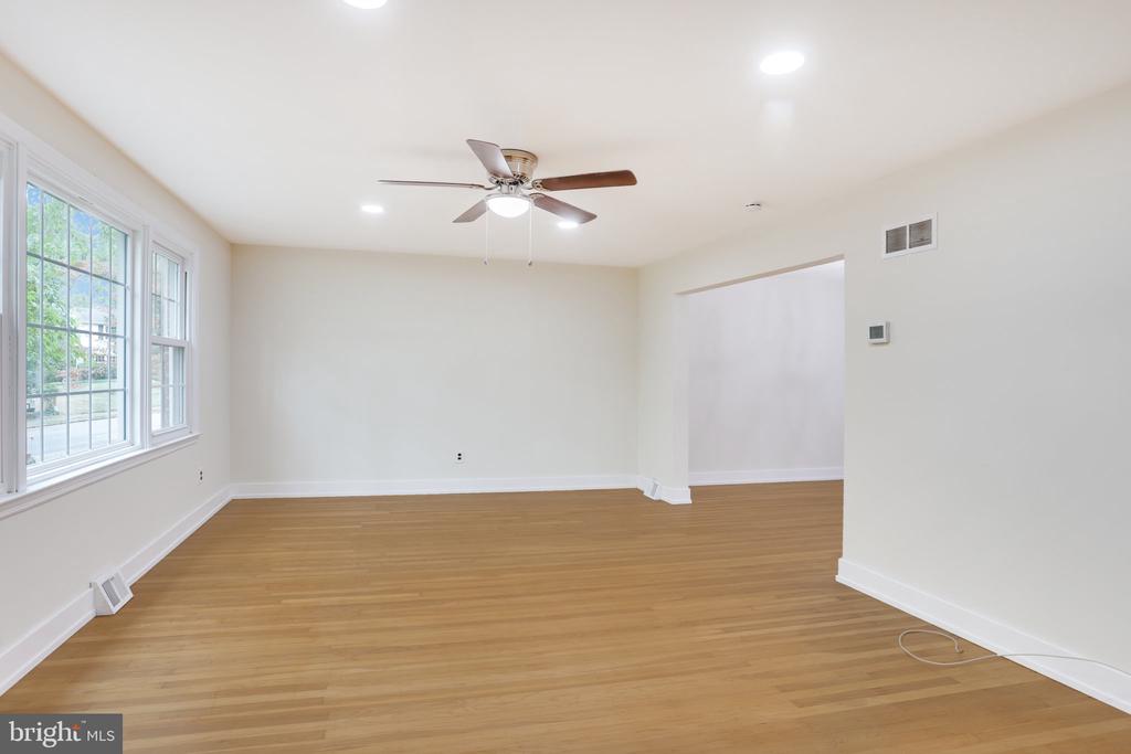8326 Elliston