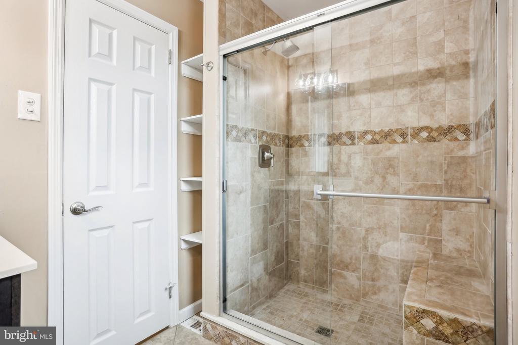 8326 Elliston