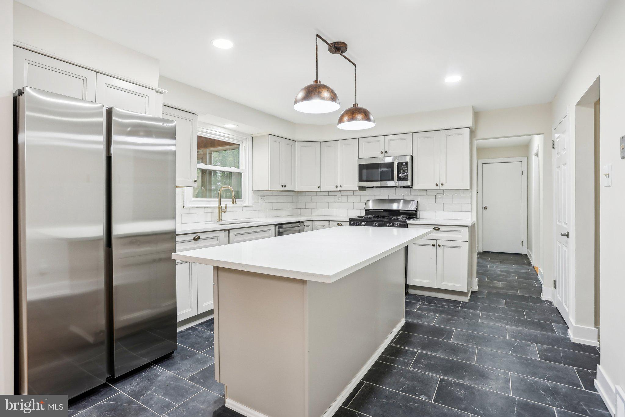 8326 Elliston