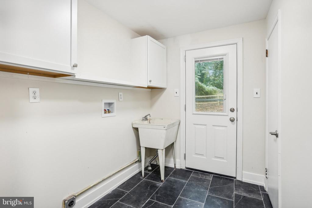 8326 Elliston