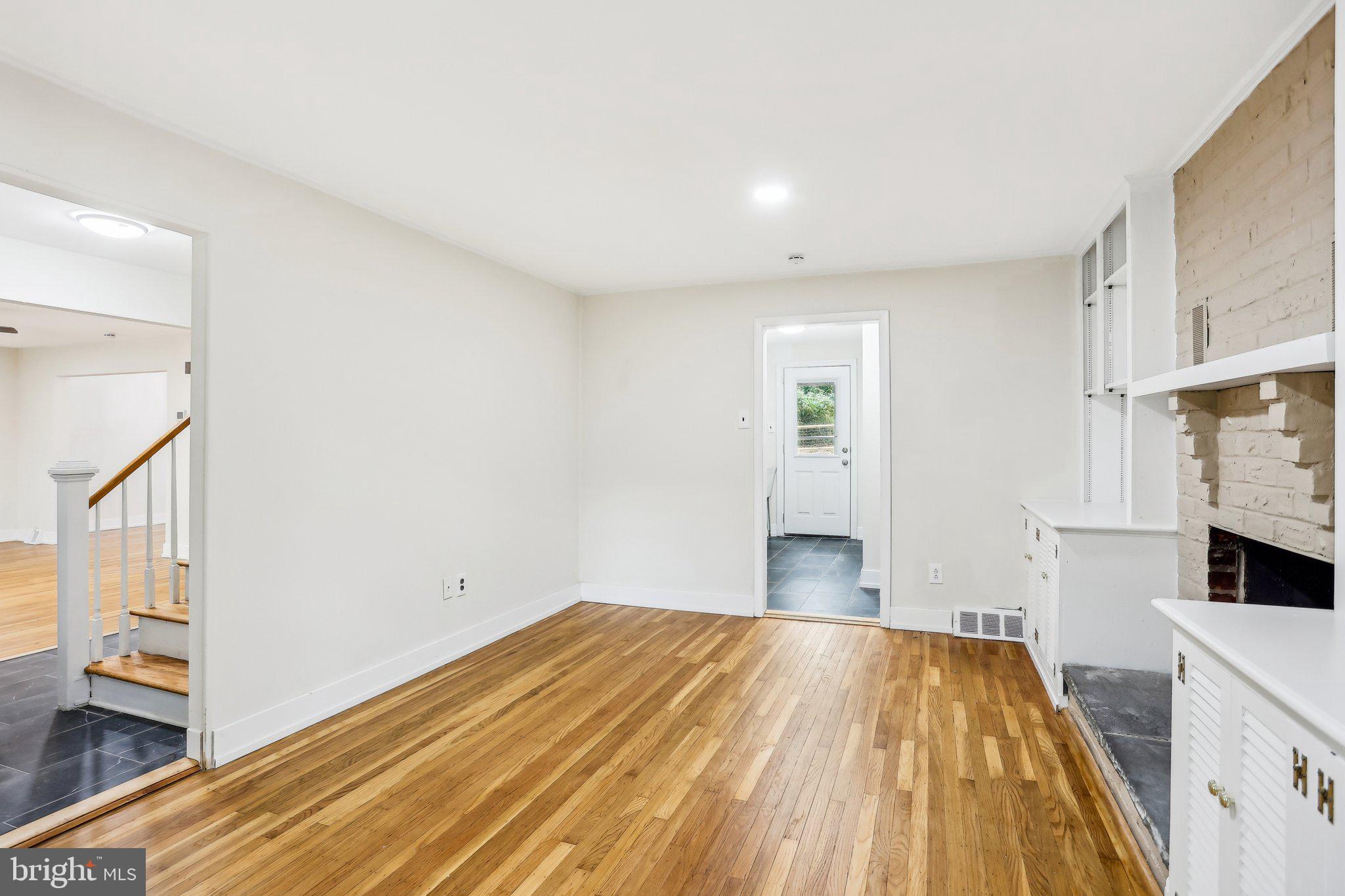 8326 Elliston