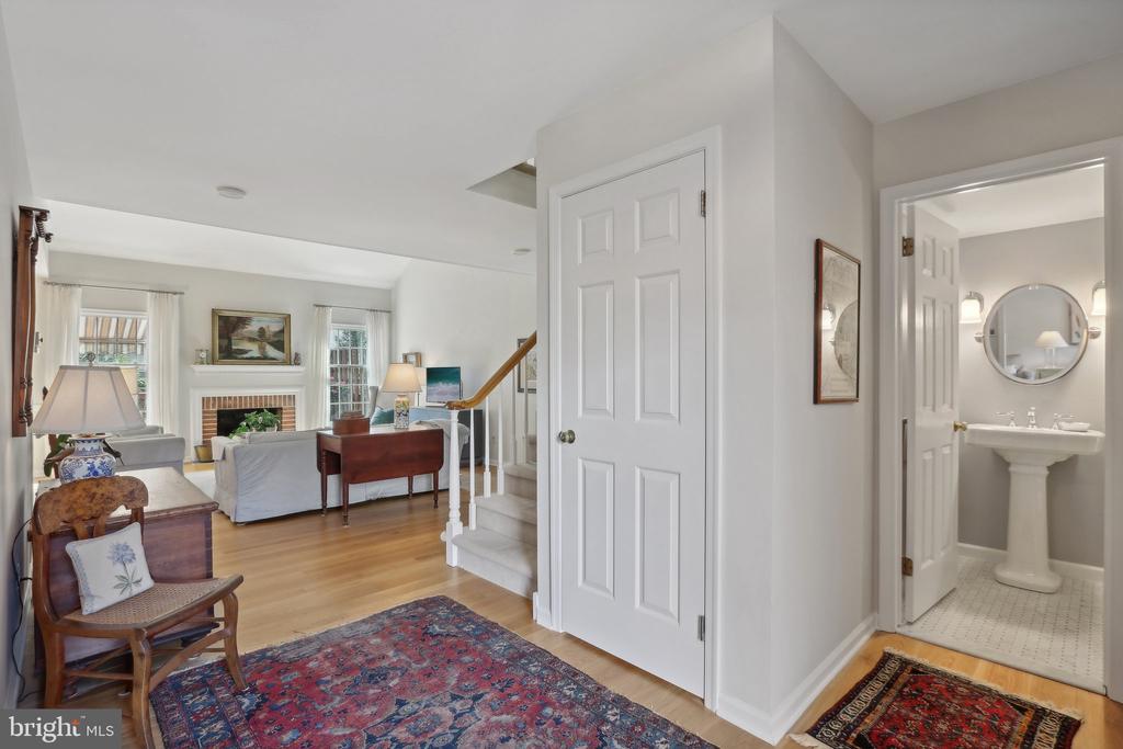 293 Conway Cir