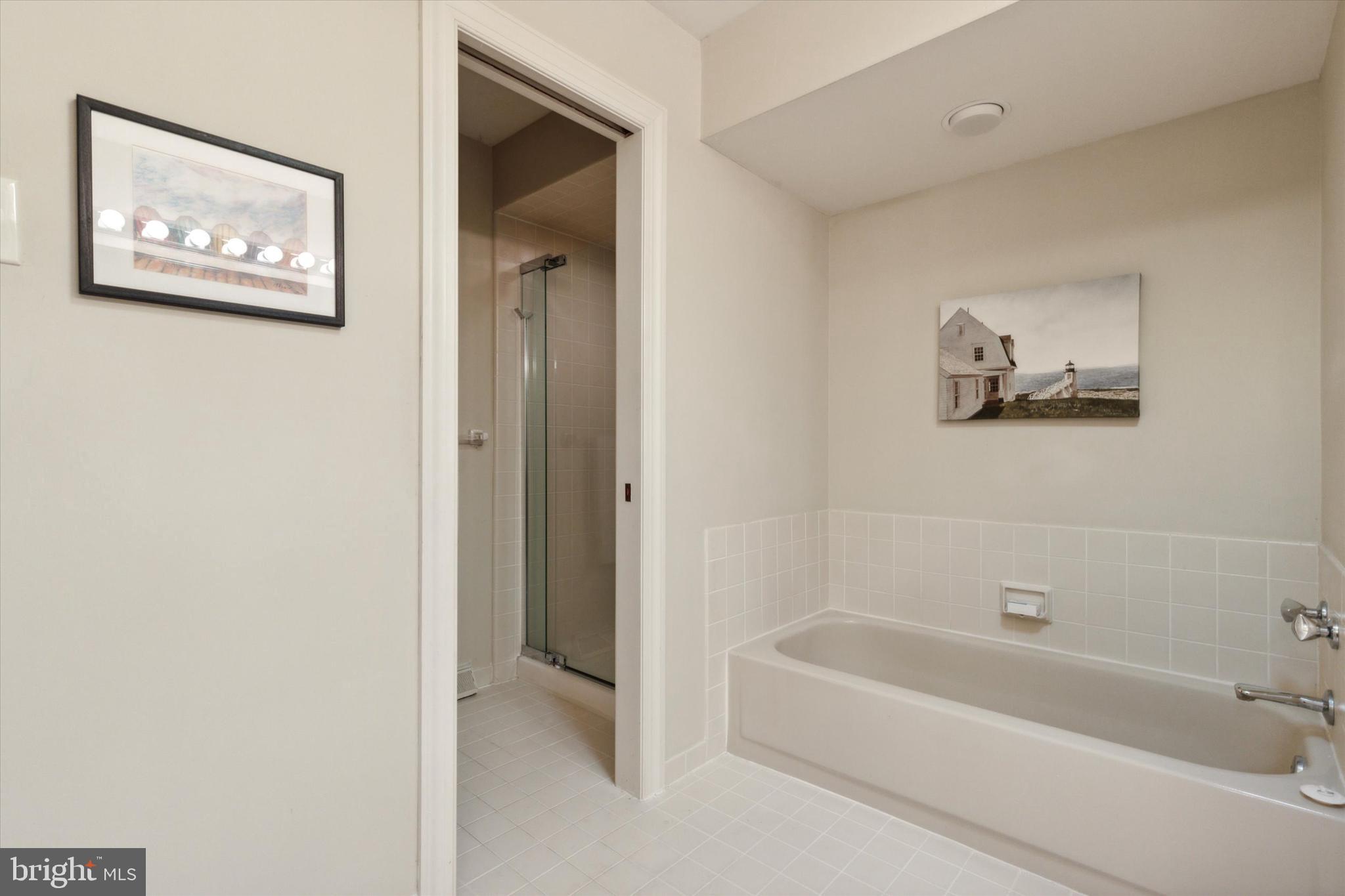 10 Horsetrail Ln