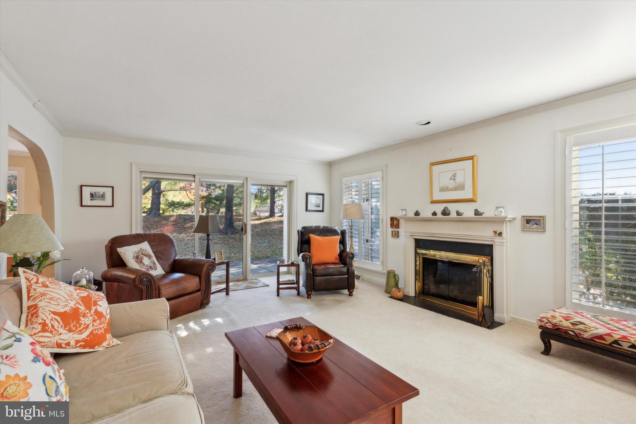 10 Horsetrail Ln