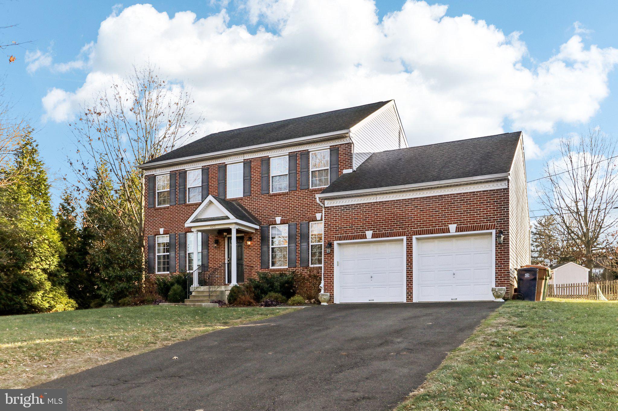 425 Stuart Ln