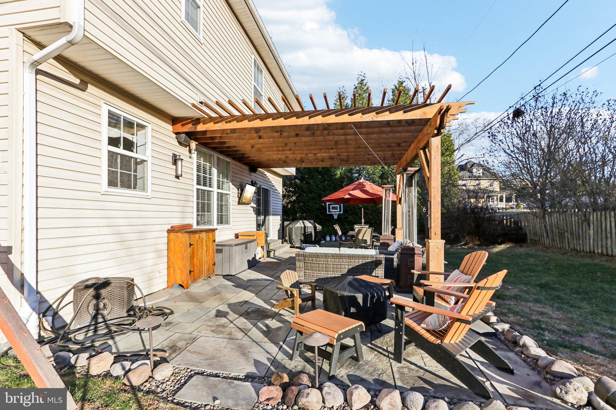 425 Stuart Ln