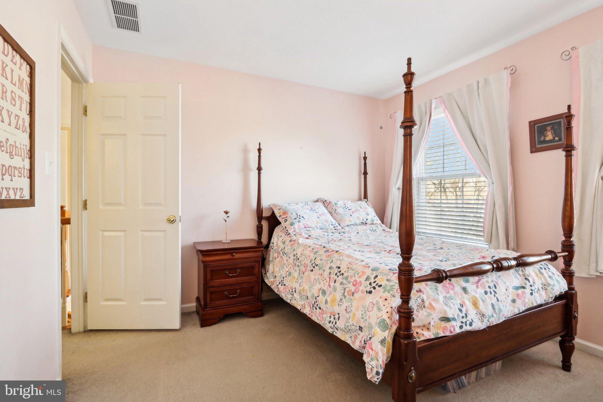 425 Stuart Ln