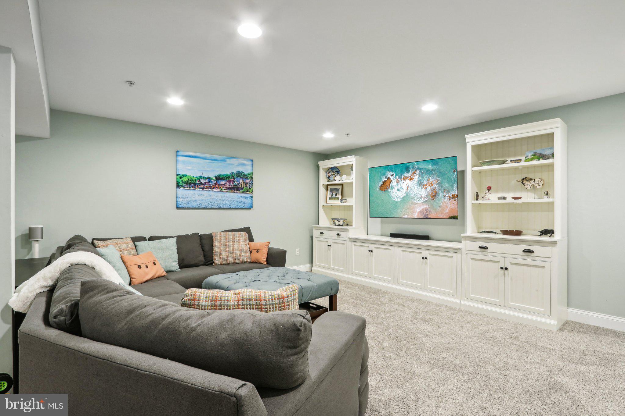 425 Stuart Ln