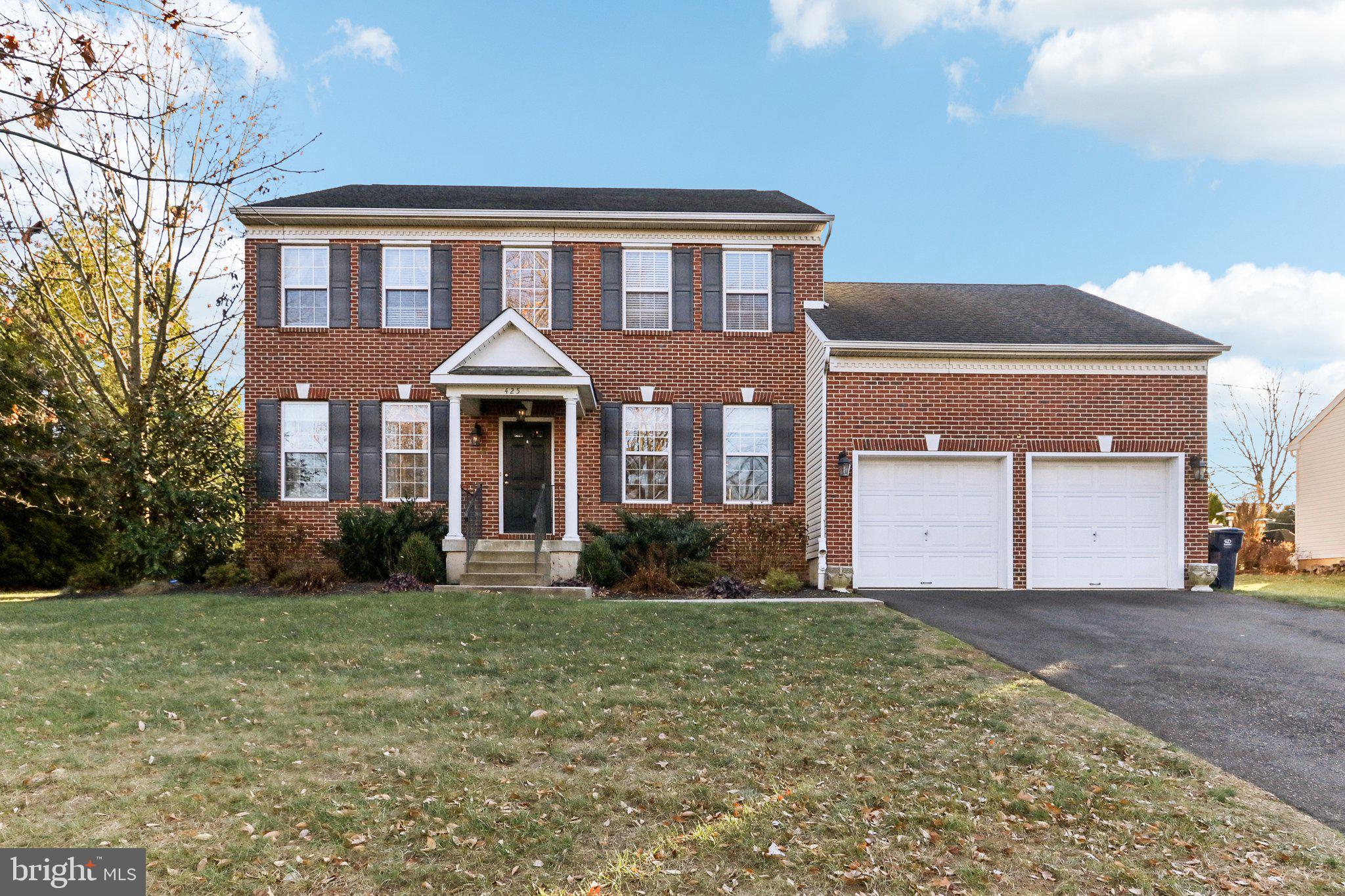 425 Stuart Ln